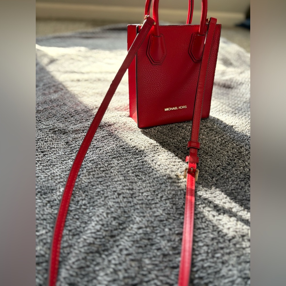 Michael Kors Jet Set Mini Tote Crossbody – Red Pebbled Leather – Gold Hardware